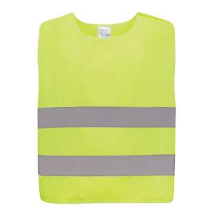 Gilet haute visibilité de signalisation taille S, conçu pour les enfants âgés de 7 à 12 ans, d'une taille comprise entre 90 et 155 cm. Ce gilet comporte un espace de marquage sur les faces avant et arrière. Il est équipé de fermetures auto-agrippantes sur les épaules et à la base pour plus de sécurité et un enfilage facile. Les bandes élastiques sur le côté opposé offrent une certaine souplesse, ce qui permet de le porter confortablement par-dessus des manteaux épais. Ce gilet a fait l'objet de tests rigoureux et est conforme à la norme EN 17353:2020 Type AB3. En outre, il adhère aux directives EPI spécifiées dans le règlement (UE) 2016/425 pour les équipements de protection individuelle de catégorie II. Fabriqué avec du PET recyclé certifié GRS. Contenu recyclé total : 58 % sur la base du poids total de l'article. La certification GRS garantit une chaîne d'approvisionnement entièrement certifiée pour les matériaux recyclés. Gilet haute visibilité de signalisation taille S, conçu pour les enfants âgés de 7 à 12 ans, d'une taille comprise entre 90 et 155 cm. Ce gilet comporte un espace de marquage sur les faces avant et arrière. Il est équipé de fermetures auto-agrippantes sur les épaules et à la base pour plus de sécurité et un enfilage facile. Les bandes élastiques sur le côté opposé offrent une certaine souplesse, ce qui permet de le porter confortablement par-dessus des manteaux épais. Ce gilet a fait l'objet de tests rigoureux et est conforme à la norme EN 17353:2020 Type AB3. En outre, il adhère aux directives EPI spécifiées dans le règlement (UE) 2016/425 pour les équipements de protection individuelle de catégorie II. Fabriqué avec du PET recyclé certifié GRS. Contenu recyclé total : 58 % sur la base du poids total de l'article. La certification GRS garantit une chaîne d'approvisionnement entièrement certifiée pour les matériaux recyclés.
