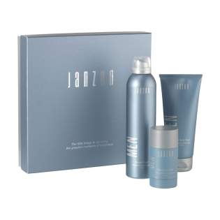 Un coffret cadeau de la marque Janzen, spécialement composé pour les hommes, avec 3 produits de soin pour une peau et des cheveux agréables. Contenu : • Mousse de douche - 200 ml • Gel douche corps et cheveux - 200 g • Déodorant stick - 75 ml. Ce coffret cadeau contenant de délicieux produits de soin permet de commencer la journée en toute fraîcheur et en toute confiance. Avec un parfum délicieux de bergamote et de bois de cèdre, complété par des notes d'agrumes, de noix de muscade et de musc. Les produits sont emballés dans un coffret cadeau luxueux. Par set dans une boîte.