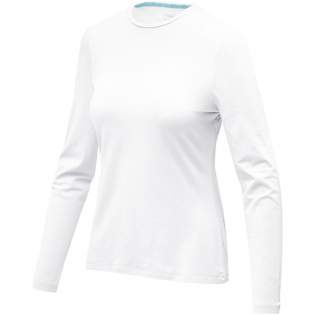 The Ponoka long sleeve women's GOTS organic t-shirt is a modern and sustainable choice. Made from 95% GOTS certified organic cotton, this t-shirt is not only good for the environment but also soft and comfortable to wear. The 5% elastane ensures a soft and stretchy fit, and the long sleeves provide added coverage for cooler weather, making it suitable for year-round wear. With a fabric weight of 200 g/m² this t-shirt has a sturdy and substantial feel, while remaining breathable and comfortable. GOTS certification ensures a 100% certified supply chain from raw material to our printing techniques, making this garment an eco-friendly choice.