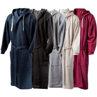 Le Badrock de Kosta Linnewäfveri en taille S/M est sa propre variante de la robe de bain traditionnelle ! Le Badrock est une magnifique veste hybride fabriquée dans un tissu dit "universitaire". Le peignoir peut être porté après l'entraînement, le ba... Le Badrock de Kosta Linnewäfveri en taille S/M est sa propre variante de la robe de bain traditionnelle ! Le Badrock est une magnifique veste hybride fabriquée dans un tissu dit "universitaire". Le peignoir peut être porté après l'entraînement, le ba...