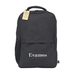 WoW! Sac à dos en polyester 600D RPET robuste. Équipé d'un compartiment spacieux avec fermeture éclair solide et d'un compartiment de protection en mousse pour transporter en toute sécurité un ordinateur portable avec une taille d'écran allant jusqu'à 15,6 pouces. De plus, ce sac à dos a une poche zippée supplémentaire sur le devant et une boucle de transport pratique. Les sangles d'épaule réglables et l'arrière du sac à dos sont rembourrés en mousse pour plus de confort. Le sac à dos est également fini avec un tissu en maille. Certifiée-GRS. Matière recyclée totale : 98%. Capacité env.15 litres. WoW! Sac à dos en polyester 600D RPET robuste. Équipé d'un compartiment spacieux avec fermeture éclair solide et d'un compartiment de protection en mousse pour transporter en toute sécurité un ordinateur portable avec une taille d'écran allant jusqu'à 15,6 pouces. De plus, ce sac à dos a une poche zippée supplémentaire sur le devant et une boucle de transport pratique. Les sangles d'épaule réglables et l'arrière du sac à dos sont rembourrés en mousse pour plus de confort. Le sac à dos est également fini avec un tissu en maille. Certifiée-GRS. Matière recyclée totale : 98%. Capacité env.15 litres.