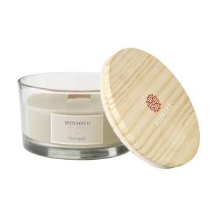 Une bougie parfumée Wooosh décorative et luxueuse coulée dans un pot en verre robuste, poli et transparent. Cette bougie parfumée possède une mèche en Fine Oudh qui crépite, reproduisant le son apaisant d'un feu de cheminée. Le pot en verre est fourni avec un couvercle en bois de pin qui peut également servir de dessous de verre pour la bougie. La bougie est composée de 5% de cire de soja écologique et de 95% de cire de paraffine. Dès que vous allumerez la bougie, votre pièce s'emplira du parfum mystérieux de Fine Oudh, produisant un arôme doux, fumé et boisé. Le bois d'oud est une essence de bois fascinante et précieuse. Dans la culture arabe et japonaise, l’oud possède une dimension spirituelle particulière dans de nombreux rituels. Ce parfum est associé à la séduction mais aussi au confort et à la protection. Cette élégante bougie parfumée dure environ 35 heures et apportera une touche décorative et attrayante à votre intérieur. Par pièce dans une Wooosh boîte cadeau luxueuse. Une bougie parfumée Wooosh décorative et luxueuse coulée dans un pot en verre robuste, poli et transparent. Cette bougie parfumée possède une mèche en Fine Oudh qui crépite, reproduisant le son apaisant d'un feu de cheminée. Le pot en verre est fourni avec un couvercle en bois de pin qui peut également servir de dessous de verre pour la bougie. La bougie est composée de 5% de cire de soja écologique et de 95% de cire de paraffine. Dès que vous allumerez la bougie, votre pièce s'emplira du parfum mystérieux de Fine Oudh, produisant un arôme doux, fumé et boisé. Le bois d'oud est une essence de bois fascinante et précieuse. Dans la culture arabe et japonaise, l’oud possède une dimension spirituelle particulière dans de nombreux rituels. Ce parfum est associé à la séduction mais aussi au confort et à la protection. Cette élégante bougie parfumée dure environ 35 heures et apportera une touche décorative et attrayante à votre intérieur. Par pièce dans une Wooosh boîte cadeau luxueuse.