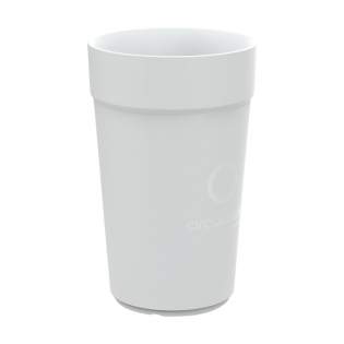 Reusable, stackable cup from the Circulware brand. This cup is made from high-quality plastic and can be used again and again. The generous size makes it ideal for coffee or tea, hot soup, a refreshing smoothie or a milkshake. A great alternative to the disposable coffee cup. This cup is lightweight, easy to clean and stackable, and a great space saver. BPA-free and Food Approved. Dishwasher safe and microwave safe. 100% recyclable. This cup contributes to a circular economy. Dutch design. Made in Holland. Capacity 400 ml.