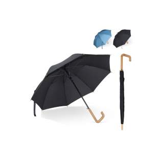 Parapluie bâton en R-PET avec une poignée en crochet en bois au design emblématique. Grâce au cadre en fibre de verre, le parapluie est résistant aux tempêtes. Les embouts sont en bambou et la tige est en métal pour un meilleur recyclage et le matériau chiné donne au parapluie un aspect luxueux (le noir est de couleur unie).