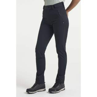 Duurzame en stijlvolle, sneldrogende stretchbroek voor buiten die perfect is voor je dagelijks leven, maar ook voor buitenavonturen met familie en vrienden. De taille is verstelbaar voor een goede pasvorm. De twee voorzakken zijn voorzien van ritssluitingen om je telefoon, portemonnee en sleutels veilig te houden. Aan de achterkant bevinden zich twee extra zakken voor extra opbergruimte. Deze broek is gemaakt van een lichtgewicht stof die zelfs in de kleinste tas past, perfect voor lange wandelingen als het weer wisselvallig lijkt. Wordt geleverd met een PFC-vrije waterafstotende afwerking. Duurzame en stijlvolle, sneldrogende stretchbroek voor buiten die perfect is voor je dagelijks leven, maar ook voor buitenavonturen met familie en vrienden. De taille is verstelbaar voor een goede pasvorm. De twee voorzakken zijn voorzien van ritssluitingen om je telefoon, portemonnee en sleutels veilig te houden. Aan de achterkant bevinden zich twee extra zakken voor extra opbergruimte. Deze broek is gemaakt van een lichtgewicht stof die zelfs in de kleinste tas past, perfect voor lange wandelingen als het weer wisselvallig lijkt. Wordt geleverd met een PFC-vrije waterafstotende afwerking.