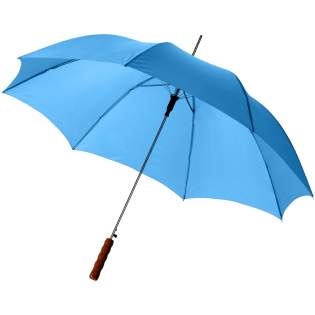 De Lisa 23" paraplu is een echte bestseller. Dankzij het automatische systeem is de paraplu snel te openen. Hij heeft een metalen schacht en baleinen, en een houten handvat dat de paraplu een klassieke uitstraling geeft. De paraplu biedt tal van mogelijkheden voor het toevoegen van een promotionele teksten of logo. Daarnaast is de Lisa paraplu verkrijgbaar in verschillende kleuren of kleurstellingen. 