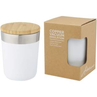 Gobelet isotherme à double paroi avec couche de cuivre, au design moderne, et avec un couvercle en bambou biologique. L'acier inoxydable 18/8 avec isolation conserve les boissons chaudes ou froides pendant plusieurs heures. Sans BPA, testé et approuvé par la législation allemande sur la sécurité alimentaire (LFGB), et testé pour la teneur en phtalates conformément à la réglementation REACH. S'adapte à la plupart des machines à café, ce qui en fait le gobelet idéal pour travailler en déplacement. Capacité de 330 ml. Livrée dans un coffret cadeau en carton recyclé. Lavage à la main recommandé. Gobelet isotherme à double paroi avec couche de cuivre, au design moderne, et avec un couvercle en bambou biologique. L'acier inoxydable 18/8 avec isolation conserve les boissons chaudes ou froides pendant plusieurs heures. Sans BPA, testé et approuvé par la législation allemande sur la sécurité alimentaire (LFGB), et testé pour la teneur en phtalates conformément à la réglementation REACH. S'adapte à la plupart des machines à café, ce qui en fait le gobelet idéal pour travailler en déplacement. Capacité de 330 ml. Livrée dans un coffret cadeau en carton recyclé. Lavage à la main recommandé.