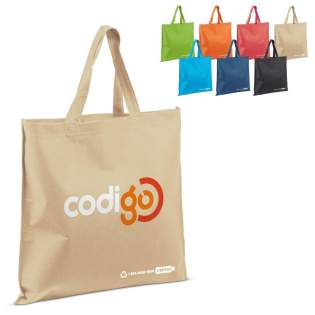 Quatre bouteilles en PET post-consommation recyclées ont été utilisées pour fabriquer ce sac. Réduisez les déchets en plastique grâce à ce sac durable. Quatre bouteilles en PET post-consommation recyclées ont été utilisées pour fabriquer ce sac. Réduisez les déchets en plastique grâce à ce sac durable.