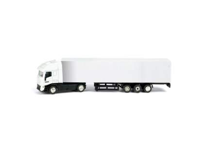 Minitruck gemaakt van kunststof. Wielen kunnen ronddraaien, zodat de vrachtwagen kan 'rijden'.