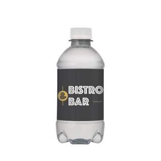 330 ml spritziges Quellwasser in einer transparenten Flasche mit Drehverschluß. 330 ml spritziges Quellwasser in einer transparenten Flasche mit Drehverschluß.