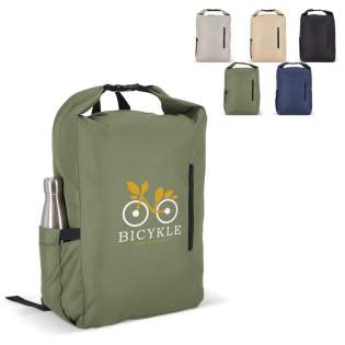 Ce sac à dos pratique est fabriqué en PET recyclé. Il est doté de bretelles réglables et rembourrées, d'une poignée supérieure et d'une poche frontale zippée, idéale pour les petits accessoires. La poche latérale est idéale pour une bouteille d'eau o... Ce sac à dos pratique est fabriqué en PET recyclé. Il est doté de bretelles réglables et rembourrées, d'une poignée supérieure et d'une poche frontale zippée, idéale pour les petits accessoires. La poche latérale est idéale pour une bouteille d'eau o...