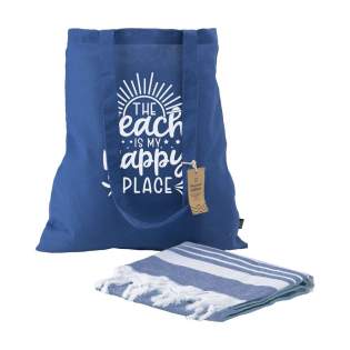 Feiern Sie den Sommer mit diesem auffallend schönen Set: • weiches Oxious Hamam Promo-Handtuch, Maße 170 x 100 cm • praktische Tasche aus GRS-zertifizierter, recycelter Baumwolle. Ein wunderschönes Werbegeschenk für Kunden, Besucher und Mitarbeiter. Gestalten Sie dieses Set noch persönlicher: Lassen Sie einen Namen, ein Zitat oder ein Logo auf die einzelnen Produkte drucken. Das Handtuch kommt in der Tasche. Feiern Sie den Sommer mit diesem auffallend schönen Set: • weiches Oxious Hamam Promo-Handtuch, Maße 170 x 100 cm • praktische Tasche aus GRS-zertifizierter, recycelter Baumwolle. Ein wunderschönes Werbegeschenk für Kunden, Besucher und Mitarbeiter. Gestalten Sie dieses Set noch persönlicher: Lassen Sie einen Namen, ein Zitat oder ein Logo auf die einzelnen Produkte drucken. Das Handtuch kommt in der Tasche.