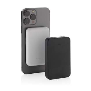 5.000 mAh Powerbank im Taschenformat mit magnetischem, kabellosem 5W-Ladegerät, dessen Gehäuse aus RCS-zertifiziert recyceltem ABS-Kunststoff hergestellt ist. RCS (Recycled Claim Standard) ist ein Standard zur Überprüfung des Recyclinganteils eines P... 5.000 mAh Powerbank im Taschenformat mit magnetischem, kabellosem 5W-Ladegerät, dessen Gehäuse aus RCS-zertifiziert recyceltem ABS-Kunststoff hergestellt ist. RCS (Recycled Claim Standard) ist ein Standard zur Überprüfung des Recyclinganteils eines P...