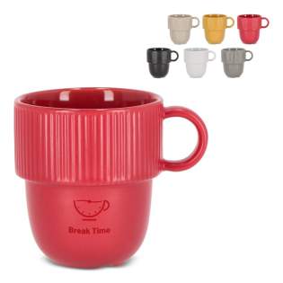 Der Sagaform Inka Becher vereint Stil und Funktionalität. Dieser geräumige, stapelbare Becher ist ideal für den täglichen Gebrauch, sowohl zu Hause als auch am Arbeitsplatz. Mit einem raffinierten runden Boden und einem robusten Rand mit dem charakte... Der Sagaform Inka Becher vereint Stil und Funktionalität. Dieser geräumige, stapelbare Becher ist ideal für den täglichen Gebrauch, sowohl zu Hause als auch am Arbeitsplatz. Mit einem raffinierten runden Boden und einem robusten Rand mit dem charakte...