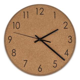 Diese nachhaltige Wanduhr ist aus Kork gefertigt und bietet eine natürliche Ästhetik für Ihren Raum. Ihr minimalistisches Design fügt sich nahtlos in verschiedene Einrichtungsstile ein und macht sie zu einer funktionalen und stilvollen Ergänzung für jeden Raum. Diese nachhaltige Wanduhr ist aus Kork gefertigt und bietet eine natürliche Ästhetik für Ihren Raum. Ihr minimalistisches Design fügt sich nahtlos in verschiedene Einrichtungsstile ein und macht sie zu einer funktionalen und stilvollen Ergänzung für jeden Raum.