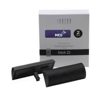Parfum de voiture au parfum Black 22 de la marque Janzen. Avec ce parfum de voiture, vous êtes entouré de votre sentiment de retour à la maison, même sur la route. Le parfum dure de 35 à 45 jours et est diffusé par le flux d'air du système de ventilation de votre voiture. Le pack contient 2 pièces. Un parfum à la fois frais et chaud, en équilibre entre la légèreté et l’intensité, le féminin et le masculin. Black 22 est un riche bouquet comprenant de la bergamote et des épices, des écorces tropicales et des fèves tonka sucrées – également connues sous le nom de « fruit défendu ». Emballé par set dans un coffret cadeau. Par set dans une boîte. Parfum de voiture au parfum Black 22 de la marque Janzen. Avec ce parfum de voiture, vous êtes entouré de votre sentiment de retour à la maison, même sur la route. Le parfum dure de 35 à 45 jours et est diffusé par le flux d'air du système de ventilation de votre voiture. Le pack contient 2 pièces. Un parfum à la fois frais et chaud, en équilibre entre la légèreté et l’intensité, le féminin et le masculin. Black 22 est un riche bouquet comprenant de la bergamote et des épices, des écorces tropicales et des fèves tonka sucrées – également connues sous le nom de « fruit défendu ». Emballé par set dans un coffret cadeau. Par set dans une boîte.