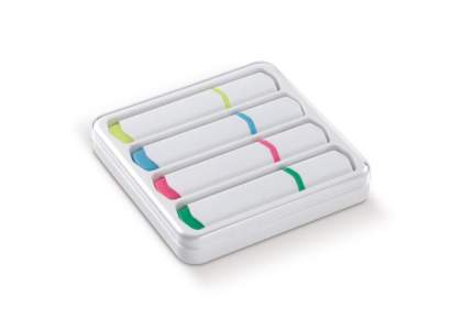 Set de 4 surligneurs dans une boîte en plastique pratique avec couvercle transparent. Les surligneurs ont un design Toppoint unique. Les détails colorés du surligneur indique les couleurs d'écriture.