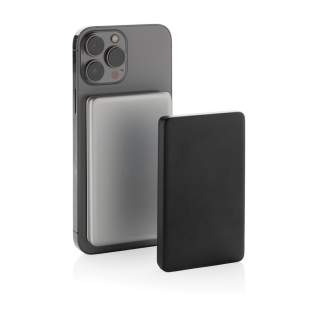 Ultradünne 5.000mAh Powerbank mit magnetischem, kabellosem 5W-Ladegerät, bei der das Gehäuse aus RCS-zertifiziert recyceltem Aluminium und recyceltem ABS-Kunststoff hergestellt ist. RCS (Recycled Claim Standard) ist ein Standard zur Überprüfung des R... Ultradünne 5.000mAh Powerbank mit magnetischem, kabellosem 5W-Ladegerät, bei der das Gehäuse aus RCS-zertifiziert recyceltem Aluminium und recyceltem ABS-Kunststoff hergestellt ist. RCS (Recycled Claim Standard) ist ein Standard zur Überprüfung des R...