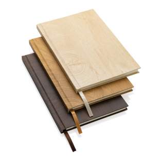 Das Kavana-Notizbuch ist perfekt für alle Ihre Ideen und Gedanken. Mit einem strapazierfähigen Hardcover mit stilvollem Holzdruck und hochwertigem Papier ist es langlebig und schützt Ihre Notizen. Ausgestattet mit 80gr/m2 liniertem, cremefarbenem Papier. Mit 80 Blatt (160 Seiten) Papier haben Sie viel Platz für Ihre Notizen und Ideen.<br /><br />NotebookFormat: A5<br />NumberOfPages: 160<br />PaperRulingLayout: Linierte Seiten