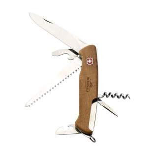 Couteau Suisse original Victorinox avec manche en noyer. Chaque couteau est unique grâce au veinage naturel du bois. Les plaquettes intermédiaires sont en aluminium anodisé dur et les outils sont en acier 100 % recyclé. 6 pièces avec 10 fonctions : grand couteau avec blocage, scie à bois, tire-bouchon, ouvre-boîte avec petit tournevis de 3 mm, décapsuleur avec grand tournevis de 6 mm, pince à dénuder, poinçon avec poinçon et œillet et anneau porte-clés. Comprend un mode d'emploi et une garantie à vie contre les défauts de matériaux et de fabrication. Victorinox est le symbole mondial de qualité, fiabilité, fonctionnalité et perfection. Attention, la législation en vigueur s'applique concernant la possession et / ou le transport de couteaux ou d'outils multifonctions en public. Emballage par pièce. Couteau Suisse original Victorinox avec manche en noyer. Chaque couteau est unique grâce au veinage naturel du bois. Les plaquettes intermédiaires sont en aluminium anodisé dur et les outils sont en acier 100 % recyclé. 6 pièces avec 10 fonctions : grand couteau avec blocage, scie à bois, tire-bouchon, ouvre-boîte avec petit tournevis de 3 mm, décapsuleur avec grand tournevis de 6 mm, pince à dénuder, poinçon avec poinçon et œillet et anneau porte-clés. Comprend un mode d'emploi et une garantie à vie contre les défauts de matériaux et de fabrication. Victorinox est le symbole mondial de qualité, fiabilité, fonctionnalité et perfection. Attention, la législation en vigueur s'applique concernant la possession et / ou le transport de couteaux ou d'outils multifonctions en public. Emballage par pièce.