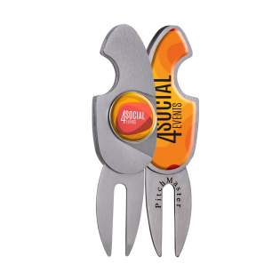 fold-in stainless steel pitchfork with a large doming at the front and magnetic ball marker with doming at the back