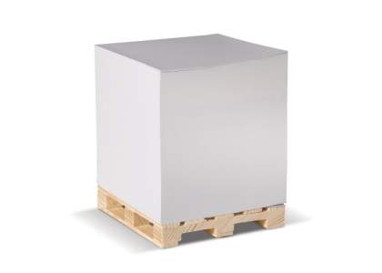 Cube pad with white paper on wooden pallet. Circa 840 wood-free sheets. Printing is possible on each individual sheet. Each cube comes shrink wrapped. 90g/m².
