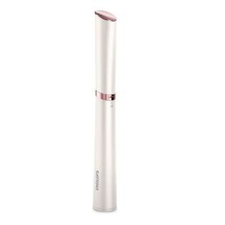 Avec cette tondeuse de précision Pen, vous pouvez vous assurer que votre visage est lisse à tout moment et en tout lieu. Cette tondeuse de voyage Philips est un outil discret qui vous permet d'éliminer rapidement et facilement les poils du corps et du visage, même les plus petits, lorsque vous êtes en déplacement. Pour plus d'hygiène, elle est livrée avec un étui et une brosse de nettoyage. Elle se glisse dans n'importe quel sac et fonctionne sur piles. Vous pouvez l'emporter partout avec vous. Pile AAA incluse. Avec cette tondeuse de précision Pen, vous pouvez vous assurer que votre visage est lisse à tout moment et en tout lieu. Cette tondeuse de voyage Philips est un outil discret qui vous permet d'éliminer rapidement et facilement les poils du corps et du visage, même les plus petits, lorsque vous êtes en déplacement. Pour plus d'hygiène, elle est livrée avec un étui et une brosse de nettoyage. Elle se glisse dans n'importe quel sac et fonctionne sur piles. Vous pouvez l'emporter partout avec vous. Pile AAA incluse.