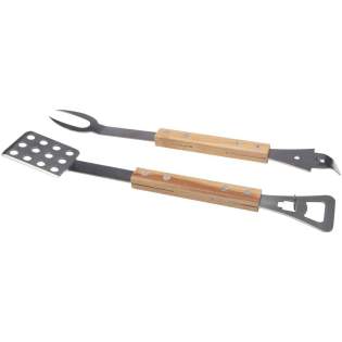 Dieses praktische 4-in-1 Grillset besteht aus einem Pfannenwender, einer Gabel, einem Dosen- und einem Flaschenöffner – alles aus Eichenholz und RCS-zertifiziertem Edelstahl. Dank der praktischen Handhabung ist das Set das perfekte Produkt für alle Grillfans. Dieses praktische 4-in-1 Grillset besteht aus einem Pfannenwender, einer Gabel, einem Dosen- und einem Flaschenöffner – alles aus Eichenholz und RCS-zertifiziertem Edelstahl. Dank der praktischen Handhabung ist das Set das perfekte Produkt für alle Grillfans.