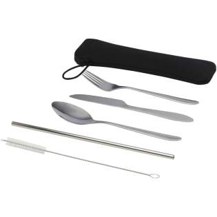 Besteckset mit Gabel, Messer, Löffel, Trinkhalm und Reinigungsbürste. Das Besteck besteht aus langlebigem, leicht zu reinigendem Edelstahl. Geliefert in einer Polyestertasche mit Reißverschluss und praktischer Trageschlaufe. Besteckset mit Gabel, Messer, Löffel, Trinkhalm und Reinigungsbürste. Das Besteck besteht aus langlebigem, leicht zu reinigendem Edelstahl. Geliefert in einer Polyestertasche mit Reißverschluss und praktischer Trageschlaufe.