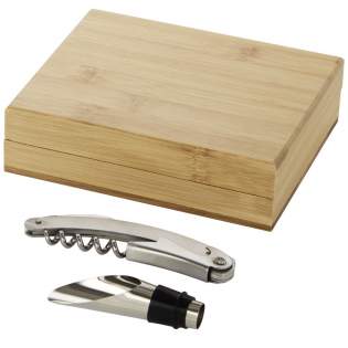 2-piece wine set including a waitress corkscrew and a bottle pourer. Delivered in a bamboo gift box sourced and produced following sustainable standards.