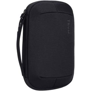 The medium Thule Subterra Powershuttle provides thoughtful storage for chargers, cords, adapters, smaller electronics, pens and other items. This organiser has a variety of versatile pockets and elastic loops, as well as a handy key fob. The streamlined shape of the organiser makes it easy to access essentials while on the go.