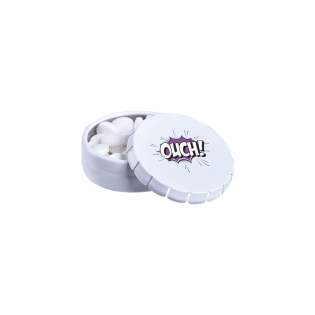 Turbo super mini clic-clac tin white, with approx. 12 grams of peppermint and full color printing. Faster delivery thanks to Turbo service. Includes standard Dutch ingredient sticker and seal. Turbo super mini clic-clac tin white, with approx. 12 grams of peppermint and full color printing. Faster delivery thanks to Turbo service. Includes standard Dutch ingredient sticker and seal.