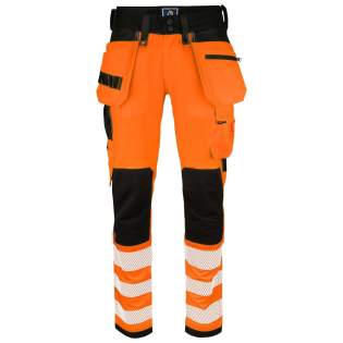 • broek volledig in stretch voor meer comfort en bewegingsvrijheid <br />• moderne pasvorm: smalle broekspijpen <br />• de zijkanten aan de bovenkant zijn niet in stretch om de broek stabliteit te geven<br />• ventilatie in de taille door geperforeerde tailleband<br />• ruime beenzakken aan beide zijden, telefoonzak met magneetsluiting<br />• linkerzak: beenzak voor gereedschap en pennen<br />• rechterzak: meterzak en zak met mesknoop<br />• kniezakken aan de binnenzijde verstelbaar, versterkt met Cordura® aan de buitenzijde<br />• lus voor badgehouder<br />• spijkerzakken, kniezakken en onderzijde van de broekspijpen zijn versterkt met Cordura®<br />• mogelijkheid om het MOLLE-systeem te bevestigen aan beide zijden<br />• door het contraststiksel los te maken aan de achterzijde van de spijkerzakken, mogelijkheid om de spijkerzakken te verwijderen indien nodig • broek volledig in stretch voor meer comfort en bewegingsvrijheid <br />• moderne pasvorm: smalle broekspijpen <br />• de zijkanten aan de bovenkant zijn niet in stretch om de broek stabliteit te geven<br />• ventilatie in de taille door geperforeerde tailleband<br />• ruime beenzakken aan beide zijden, telefoonzak met magneetsluiting<br />• linkerzak: beenzak voor gereedschap en pennen<br />• rechterzak: meterzak en zak met mesknoop<br />• kniezakken aan de binnenzijde verstelbaar, versterkt met Cordura® aan de buitenzijde<br />• lus voor badgehouder<br />• spijkerzakken, kniezakken en onderzijde van de broekspijpen zijn versterkt met Cordura®<br />• mogelijkheid om het MOLLE-systeem te bevestigen aan beide zijden<br />• door het contraststiksel los te maken aan de achterzijde van de spijkerzakken, mogelijkheid om de spijkerzakken te verwijderen indien nodig