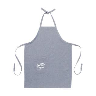 Schürze mit aufgesetzter Tasche der niederländischen Marke Wolkat. Hergestellt aus alten, ausrangierten Kleidungsstücken, die niederländische Verbraucher abgegeben haben. Bei Wolkat wird der gesamte Prozess unter einem Dach gesteuert – vom Sammeln und Sortieren über das Recyceln bis hin zum Spinnen und Weben. Während des gesamten Textil-Recyclingprozesses werden weder Wasser noch Farbstoffe oder Chemikalien verwendet. Wolkat zerkleinert und zerfasert die Textilien zu reinen Fasern, die dann an die eigene Spinnerei übergeben werden. In der Spinnerei in Marokko werden Garne unterschiedlicher Stärke und Qualität gesponnen. Daraus werden Produkte hergestellt, die zu 52% aus recycelten Textilien von Verbrauchern und zu 48% aus recyceltem PET bestehen, zum Beispiel diese Schürze. Schürze mit aufgesetzter Tasche der niederländischen Marke Wolkat. Hergestellt aus alten, ausrangierten Kleidungsstücken, die niederländische Verbraucher abgegeben haben. Bei Wolkat wird der gesamte Prozess unter einem Dach gesteuert – vom Sammeln und Sortieren über das Recyceln bis hin zum Spinnen und Weben. Während des gesamten Textil-Recyclingprozesses werden weder Wasser noch Farbstoffe oder Chemikalien verwendet. Wolkat zerkleinert und zerfasert die Textilien zu reinen Fasern, die dann an die eigene Spinnerei übergeben werden. In der Spinnerei in Marokko werden Garne unterschiedlicher Stärke und Qualität gesponnen. Daraus werden Produkte hergestellt, die zu 52% aus recycelten Textilien von Verbrauchern und zu 48% aus recyceltem PET bestehen, zum Beispiel diese Schürze.