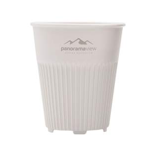 Tasse à café réutilisable de Circular&Co. Fabriqué en PP robuste et 100% recyclable. Ce gobelet empilable n'est pas seulement attrayant, son design met également l'accent sur la fonctionnalité. Les nervures dispersent la chaleur de la boisson et assurent une prise en main confortable. En outre, le gobelet est doté d'une base à séchage rapide. Excellent pour utiliser comme gobelet réutilisable standard à la machine à café. L'alternative parfaite au gobelet à café jetable. Ce gobelet dure plus de 500 cycles de lavage et est recyclable jusqu'à 6 fois. Après seulement deux utilisations, les émissions de CO2 du gobelet sont compensées par rapport à un gobelet à usage unique. Cela signifie que d'énormes quantités de CO2 n'atteignent jamais notre atmosphère. En optant pour un gobelet réutilisable, des milliards de gobelets en moins finiront dans les décharges. Convient uniquement pour le lave-vaisselle dans le panier à vaisselle supérieur. Capacité de 227 ml. Tasse à café réutilisable de Circular&Co. Fabriqué en PP robuste et 100% recyclable. Ce gobelet empilable n'est pas seulement attrayant, son design met également l'accent sur la fonctionnalité. Les nervures dispersent la chaleur de la boisson et assurent une prise en main confortable. En outre, le gobelet est doté d'une base à séchage rapide. Excellent pour utiliser comme gobelet réutilisable standard à la machine à café. L'alternative parfaite au gobelet à café jetable. Ce gobelet dure plus de 500 cycles de lavage et est recyclable jusqu'à 6 fois. Après seulement deux utilisations, les émissions de CO2 du gobelet sont compensées par rapport à un gobelet à usage unique. Cela signifie que d'énormes quantités de CO2 n'atteignent jamais notre atmosphère. En optant pour un gobelet réutilisable, des milliards de gobelets en moins finiront dans les décharges. Convient uniquement pour le lave-vaisselle dans le panier à vaisselle supérieur. Capacité de 227 ml.