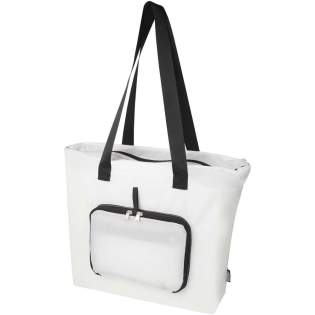 Diese leichte, aber robuste Tragetasche passt sich Ihren Bedürfnissen an, denn sie lässt sich zu einer kompakten Tasche mit Gurtschlaufe zum Umhängen oder Tragen zusammenfalten. Perfekt für den hektischen Alltag, spontane Einkäufe oder als Ersatztasche. Ausgestattet mit einem geräumigen Hauptfach mit Reißverschluss, einem Frontfach mit Reißverschluss und zwei langen Griffen aus hochwertigem, glattem Gurtbandmaterial. Hergestellt aus PVC-freiem, recyceltem Polyester. Fassungsvermögen: 16 Liter. Diese leichte, aber robuste Tragetasche passt sich Ihren Bedürfnissen an, denn sie lässt sich zu einer kompakten Tasche mit Gurtschlaufe zum Umhängen oder Tragen zusammenfalten. Perfekt für den hektischen Alltag, spontane Einkäufe oder als Ersatztasche. Ausgestattet mit einem geräumigen Hauptfach mit Reißverschluss, einem Frontfach mit Reißverschluss und zwei langen Griffen aus hochwertigem, glattem Gurtbandmaterial. Hergestellt aus PVC-freiem, recyceltem Polyester. Fassungsvermögen: 16 Liter.