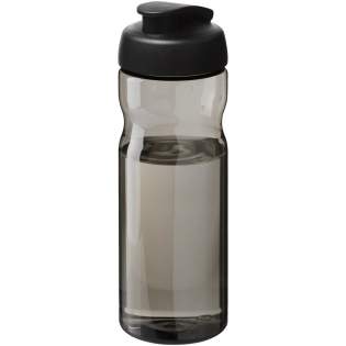 Bouteille de sport à simple paroi avec design ergonomique. La bouteille est faite à partir de plastique provenant de l'organisation Prevented Ocean Plastic. Le plastique est collecté à moins de 50 km d'un littoral océanique ou d'une voie navigable importante qui se jette dans l'océan. Il est ensuite trié et transformé en plastique recyclé de grande qualité et qui peut être en contact avec la nourriture en toute sécurité. La bouteille dispose d’un couvercle anti-déversement avec dessus à bascule, en plusieurs couleurs. Capacité de 650 ml. Couleurs à mélanger et assortir pour créer la bouteille parfaite. Pour plus de couleurs, contactez-nous. Fabriqué au Royaume-Uni. Emballée dans un sac en plastique PE recyclé. En raison de la nature du matériau recyclé, il peut y avoir quelques petites marques sur le corps de la bouteille.