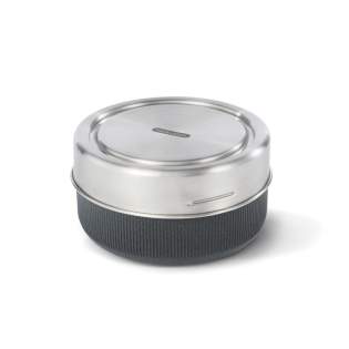 The silicone lid prevents splattering when microwaving and the base container is made from durable polypropylene combined with sustainably-sourced wood fibre which provides protection for the glass bowl and makes it easy to hold after microwaving. The stainless-steel lid screws onto the base to provide a leak-proof seal. Dishwasher safe