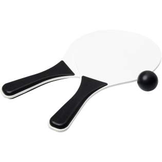 Immer Spaß mit diesem Strandspiel-Set, das in einer Vielzahl von Farben angeboten wird. Dieses strapazierfähige Strandspiel-Set ist aus MDF-Holz mit farbigem PP-Griff gefertigt. Zusammen mit einem weichen Ball in gleicher Farbe in einer Netzpackung für einfachen Transport zu einem lustigen Strandtag verpackt. Achtung! Nicht für Kinder unter drei Jahren geeignet. Verschluckbare kleine Kugeln, Erstickungsgefahr. Immer Spaß mit diesem Strandspiel-Set, das in einer Vielzahl von Farben angeboten wird. Dieses strapazierfähige Strandspiel-Set ist aus MDF-Holz mit farbigem PP-Griff gefertigt. Zusammen mit einem weichen Ball in gleicher Farbe in einer Netzpackung für einfachen Transport zu einem lustigen Strandtag verpackt. Achtung! Nicht für Kinder unter drei Jahren geeignet. Verschluckbare kleine Kugeln, Erstickungsgefahr.