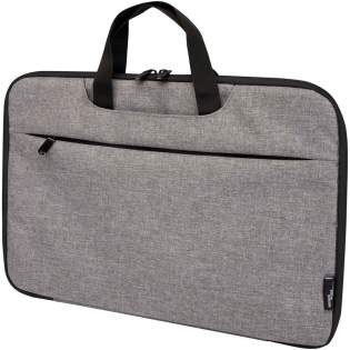 La sacoche pour ordinateur portable 2 en 1 Libra est parfaite pour les déplacements quotidiens ou les voyages en raison de ses fonctionnalités et de son design bien pensés. Elle est fabriquée à partir de polyester recyclé certifié GRS et d'une doublure en RPET. Elle est dotée d'un compartiment principal zippé qui peut s'ouvrir à 180 degrés pour faciliter les contrôles de sécurité. La sacoche comprend également une housse pour ordinateur portable 14" protégée en néoprène de qualité d'un côté, 2 poches en maille filet de l'autre côté, une poche avant zippée, une sangle pour trolley à l'arrière et deux poches ouvertes pour un rangement supplémentaire où vous pouvez également ranger facilement les poignées en sangle, la transformant en housse pour ordinateur portable. La sacoche pour ordinateur portable 2 en 1 Libra est parfaite pour les déplacements quotidiens ou les voyages en raison de ses fonctionnalités et de son design bien pensés. Elle est fabriquée à partir de polyester recyclé certifié GRS et d'une doublure en RPET. Elle est dotée d'un compartiment principal zippé qui peut s'ouvrir à 180 degrés pour faciliter les contrôles de sécurité. La sacoche comprend également une housse pour ordinateur portable 14" protégée en néoprène de qualité d'un côté, 2 poches en maille filet de l'autre côté, une poche avant zippée, une sangle pour trolley à l'arrière et deux poches ouvertes pour un rangement supplémentaire où vous pouvez également ranger facilement les poignées en sangle, la transformant en housse pour ordinateur portable.