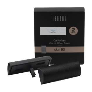 Parfum de voiture au parfum Skin 90 de la marque Janzen. Avec ce parfum de voiture, vous êtes entouré de votre sentiment de retour à la maison, même sur la route. Le parfum dure de 35 à 45 jours et est diffusé par le flux d'air du système de ventilation de votre voiture. Le pack contient 2 pièces. Gaieté et bonne humeur, voilà qui décrit parfaitement Skin 90. La fleur de cerisier a un statut presque sacré au Japon. Avec ses pétales rose pâle et son agréable senteur, cet arbre est un véritable régal pour les sens. Dans ce parfum, la subtilité de la fleur de cerisier se mêle à la fraîcheur du lys et à l’intensité de la fève tonka. Emballé par set dans un coffret cadeau. Par set dans une boîte. Parfum de voiture au parfum Skin 90 de la marque Janzen. Avec ce parfum de voiture, vous êtes entouré de votre sentiment de retour à la maison, même sur la route. Le parfum dure de 35 à 45 jours et est diffusé par le flux d'air du système de ventilation de votre voiture. Le pack contient 2 pièces. Gaieté et bonne humeur, voilà qui décrit parfaitement Skin 90. La fleur de cerisier a un statut presque sacré au Japon. Avec ses pétales rose pâle et son agréable senteur, cet arbre est un véritable régal pour les sens. Dans ce parfum, la subtilité de la fleur de cerisier se mêle à la fraîcheur du lys et à l’intensité de la fève tonka. Emballé par set dans un coffret cadeau. Par set dans une boîte.