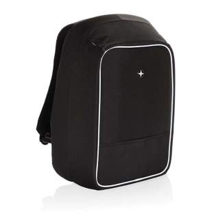 Deze Swiss Peak anti-diefstal 15,6-inch laptoprugzak is een stijlvolle optie voor je dagelijkse woon-werkverkeer. De verborgen ritssluitingen en geheime zakken die al je spullen veilig houden. Sluit je powerbank eenvoudig aan op de geïntegreerde USB-oplaadpoort en laad je telefoon of tablet onderweg op. Blijf 's nachts zichtbaar dankzij de reflecterende veiligheidsstrips. Met bagageband. Met AWARE™ tracer die het echte gebruik van gerecyclede materialen valideert. Elke tas heeft 24,4 0,5L PET-flessen hergebruikt. 2% van de opbrengst van elk verkocht AWARE™-product wordt gedoneerd aan Water.org. PVC-vrij. Geregistreerd ontwerp®<br /><br />FitsLaptopTabletSizeInches: 15.6<br />PVC free: true Deze Swiss Peak anti-diefstal 15,6-inch laptoprugzak is een stijlvolle optie voor je dagelijkse woon-werkverkeer. De verborgen ritssluitingen en geheime zakken die al je spullen veilig houden. Sluit je powerbank eenvoudig aan op de geïntegreerde USB-oplaadpoort en laad je telefoon of tablet onderweg op. Blijf 's nachts zichtbaar dankzij de reflecterende veiligheidsstrips. Met bagageband. Met AWARE™ tracer die het echte gebruik van gerecyclede materialen valideert. Elke tas heeft 24,4 0,5L PET-flessen hergebruikt. 2% van de opbrengst van elk verkocht AWARE™-product wordt gedoneerd aan Water.org. PVC-vrij. Geregistreerd ontwerp®<br /><br />FitsLaptopTabletSizeInches: 15.6<br />PVC free: true