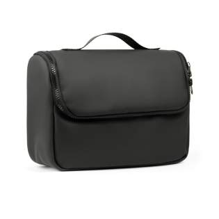 Organiseer uw reisbenodigdheden in stijl met onze reistoilettas, met een waterafstotend nubuck-PU-materiaal dat zowel stijlvol als praktisch is. Het materiaal is gemakkelijk schoon te maken en stoot water af, waardoor het perfect is voor gebruik onderweg. De binnenkant van de tas is maximaal georganiseerd, met verschillende vakken voor al uw toiletbenodigdheden. De tas heeft ook een haakontwerp, zodat hij gemakkelijk kan worden opgehangen tijdens het reizen. Organiseer uw reisbenodigdheden in stijl met onze reistoilettas, met een waterafstotend nubuck-PU-materiaal dat zowel stijlvol als praktisch is. Het materiaal is gemakkelijk schoon te maken en stoot water af, waardoor het perfect is voor gebruik onderweg. De binnenkant van de tas is maximaal georganiseerd, met verschillende vakken voor al uw toiletbenodigdheden. De tas heeft ook een haakontwerp, zodat hij gemakkelijk kan worden opgehangen tijdens het reizen.
