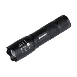 Lampe de poche compacte et légère en aluminium avec une puissante LED de 1 watt (80 lumens) et une fonction zoom. La fonction zoom 5 x vous permet d'ajuster l'éclairage avec précision. Zoomez pour obtenir un faisceau lumineux concentré sur des zones spécifiques, ou dézoomez pour obtenir une zone d'éclairage plus large. Cette fonction rend la lampe de poche extrêmement polyvalente et adaptée à diverses applications. La lampe fonctionne avec 3 piles AAA/R03 (non fournies). Dragonne incluse. Cette lampe de poche polyvalente est facile à emporter et convient à diverses applications. Emballage par pièce. Lampe de poche compacte et légère en aluminium avec une puissante LED de 1 watt (80 lumens) et une fonction zoom. La fonction zoom 5 x vous permet d'ajuster l'éclairage avec précision. Zoomez pour obtenir un faisceau lumineux concentré sur des zones spécifiques, ou dézoomez pour obtenir une zone d'éclairage plus large. Cette fonction rend la lampe de poche extrêmement polyvalente et adaptée à diverses applications. La lampe fonctionne avec 3 piles AAA/R03 (non fournies). Dragonne incluse. Cette lampe de poche polyvalente est facile à emporter et convient à diverses applications. Emballage par pièce.