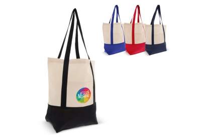 Deze tas is perfect om je boodschappen in mee te nemen. De tas is eenvoudig vast te houden aan de handvaten.