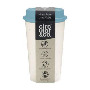 Tasse à café réutilisable à double paroi, en forme de cicuit, avec couvercle, de Circular&Co. La couche isolante extérieure de ce mug est constituée de tasses à café à usage unique usagées. La paroi intérieure et le couvercle avec un trou pour boire sont en PP. La tasse Now Cup est isolée, ce qui permet de garder vos mains au frais et votre café ou thé chaud. Sans danger pour les aliments et étanche. 100% recyclable. Passe au lave-vaisselle. Le lavage à la main est recommandé pour préserver l’impression. Capacité 340 ml. Fabriqué au Royaume-Uni. INFORMATIONS SUPPLÉMENTAIRES : Avec une commande minimum de 5 000 pièces, le couvercle de ce produit est disponible dans n'importe quelle couleur PMS. De cette façon, vous créez une correspondance parfaite entre le produit et l'impression. Tasse à café réutilisable à double paroi, en forme de cicuit, avec couvercle, de Circular&Co. La couche isolante extérieure de ce mug est constituée de tasses à café à usage unique usagées. La paroi intérieure et le couvercle avec un trou pour boire sont en PP. La tasse Now Cup est isolée, ce qui permet de garder vos mains au frais et votre café ou thé chaud. Sans danger pour les aliments et étanche. 100% recyclable. Passe au lave-vaisselle. Le lavage à la main est recommandé pour préserver l’impression. Capacité 340 ml. Fabriqué au Royaume-Uni. INFORMATIONS SUPPLÉMENTAIRES : Avec une commande minimum de 5 000 pièces, le couvercle de ce produit est disponible dans n'importe quelle couleur PMS. De cette façon, vous créez une correspondance parfaite entre le produit et l'impression.
