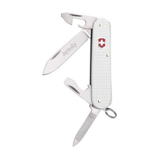 Original Schweizer Taschenmesser von Victorinox mit stabilem und hochwertigem Alox-Griff. Die rostbeständigen Griffe bestehen aus gestanztem Aluminium für zusätzlichen Halt. Das Messer hat einer Einlage aus anodisiertem Aluminium und Tools aus 100% recyceltem Stahl. Ein praktisches, leichtes und schlankes Taschenmesser, das sich leicht verstauen lässt. 4-teilig mit 9 Funktionen: großes Messer, Dosenöffner mit kleinem Schraubenzieher 3 mm, Kapselheber mit großem Schraubenzieher 6 mm, Isolierzange, Nagelfeile, Nagelreinigungswerkzeug, Schlüsselring. Inklusive Gebrauchsanweisung und lebenslanger Garantie auf Material- und Herstellungsfehler. Victorinox Messer sind ein globales Symbol für Zuverlässigkeit, Funktionalität und Perfektion. Beachten Sie, dass möglicherweise lokale Vorschriften für den Besitz und / oder das Tragen von Messern oder Multitools in der Öffentlichkeit gelten. Pro Stück in einer Verpackung. Original Schweizer Taschenmesser von Victorinox mit stabilem und hochwertigem Alox-Griff. Die rostbeständigen Griffe bestehen aus gestanztem Aluminium für zusätzlichen Halt. Das Messer hat einer Einlage aus anodisiertem Aluminium und Tools aus 100% recyceltem Stahl. Ein praktisches, leichtes und schlankes Taschenmesser, das sich leicht verstauen lässt. 4-teilig mit 9 Funktionen: großes Messer, Dosenöffner mit kleinem Schraubenzieher 3 mm, Kapselheber mit großem Schraubenzieher 6 mm, Isolierzange, Nagelfeile, Nagelreinigungswerkzeug, Schlüsselring. Inklusive Gebrauchsanweisung und lebenslanger Garantie auf Material- und Herstellungsfehler. Victorinox Messer sind ein globales Symbol für Zuverlässigkeit, Funktionalität und Perfektion. Beachten Sie, dass möglicherweise lokale Vorschriften für den Besitz und / oder das Tragen von Messern oder Multitools in der Öffentlichkeit gelten. Pro Stück in einer Verpackung.