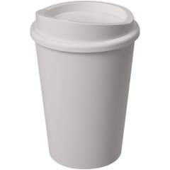 De Americano® Switch Renew enkelwandige beker is perfect voor koffie onderweg. De beker heeft een inhoud van 300 ml en een veilige clip-on deksel, en is de ideale vervanging voor koffiekopjes voor eenmalig gebruik. De beker bevat 25% plastic afkomstig van suikerriet, waardoor er minder nieuw plastic nodig is. Vaatwasserbestendig, magnetronbestendig en BPA-vrij. Als onderdeel van de Americano® Switch-familie kun je je beker personaliseren door een deksel en handgreep naar wens toe te voegen. Gemaakt in het Verenigd Koninkrijk. Verpakt in een gerecyclede PE plastic zak.