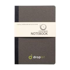 WoW! A5 notebook with a cover made from coffee grounds, it even smells like coffee! Coffee grounds remain after brewing and are then used to create this product. Coffee grounds are an organic material and are naturally biodegradable. This notebook is ideal for taking notes during important meetings and business lunches. The 80 sheets/160 pages of lined paper (80 g/m²) in this notebook are 100% recycled, meaning no deforestation has taken place to create this notebook.