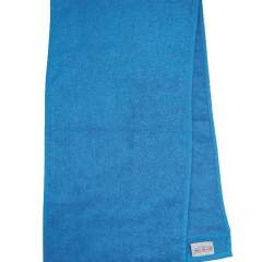 De T1-SPORT Sport Towel Turquoise sporthanddoek van 30 x 130 cm is ideaal voor sportactiviteiten.<br />De stofdikte van 450 gr/m2 maken de handdoek lekker zacht.<br />Het 100% gekamde katoen zorgt voor een maximale vochtopname.<br />Compleet met handige lus om de handdoek op te hangen.<br />Kies nu de kleur die bij je past uit de verschillende opties.